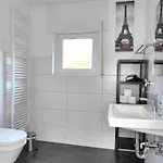 Paris 6 Pers Wifi In Near Lift Apartamento Winterberg